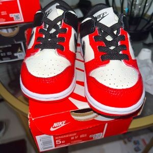 Nike Dunk Low “Chile Red”